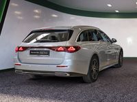 Gebraucht Mercedes E220 Premium 197 PS (144 kW) 2023 Silber / hightechsilber Kombi