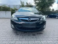 Gebraucht Opel Astra Edition 140 PS (102 kW) 2011 Schwarz Limousine