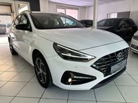Gebraucht Hyundai i30 Select 116 PS (85 kW) 2020 Weiß Limousine