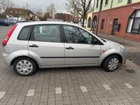 Gebraucht Ford Fiesta 69 PS (50 kW) 2005 Grau Kleinwagen