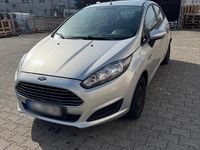 Gebraucht Ford Fiesta 90 PS (66 kW) 2014 Silber Kleinwagen