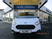Używany Ford Courier Trend 101 KM (74 kW) 2022 Biały Minivan