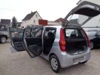 Gebraucht Daihatsu Cuore 58 PS (42 kW) 2008 Silber grau Kleinwagen
