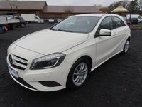 Gebraucht Mercedes A180 122 PS (89 kW) 2015 Weiß Limousine