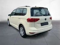 Neu VW Touran Trendline 150 PS (110 kW) 2026 Hellelfenbein Van / Kleinbus