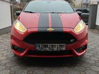Gebraucht Ford Fiesta ST 182 PS (133 kW) 2016 Rot Limousine