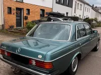 Gebraucht Mercedes 240 72 PS (52 kW) 1982 Grün Limousine
