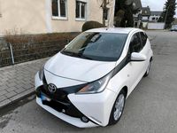 Gebraucht Toyota Aygo 69 PS (50 kW) 2016 Weiß Kleinwagen
