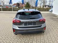 Gebraucht Ford Focus ST-Line X 116 PS (85 kW) 2023 Grau (metallic) Limousine