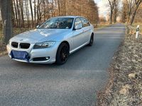 Gebraucht BMW 320 170 PS (125 kW) 2010 Silber Limousine
