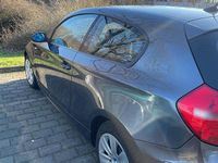 Gebraucht BMW 118 143 PS (105 kW) 2008 Grau Kleinwagen
