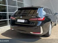 Gebraucht BMW 520 Comfort Edition 197 PS (144 kW) 2025 Saphirschwarz metallic Kombi