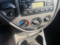 Gebraucht Ford Focus Ambiente 116 PS (85 kW) 2004 Grau Kombi