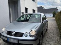 Second-hand VW Polo Basis 64 CP (47 kW) 2003 Argintiu Berlinǎ