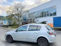 Używany Opel Astra 116 KM (85 kW) 2007 Srebrny Hatchback