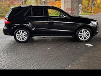 Gebraucht Mercedes ML250 204 PS (150 kW) 2011 Schwarz SUV