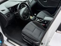 Gebraucht Hyundai i30 110 PS (80 kW) 2016 Weiß Kombi