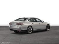 Gebraucht BMW 550e 489 PS (359 kW) 2025 Grau Limousine