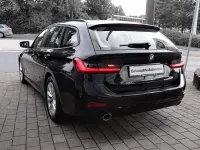 Gebraucht BMW 318 Advantage 156 PS (114 kW) 2021 Saphirschwarz Kombi