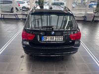 Gebraucht BMW 318 143 PS (105 kW) 2009 Schwarz Kombi