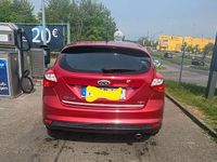 Gebraucht Ford Focus Titanium 150 PS (110 kW) 2011 Rot Limousine