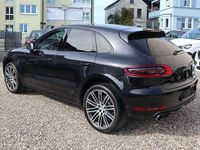 Gebraucht Porsche Macan Turbo 400 PS (294 kW) 2015 Tiefschwarzmetallic SUV