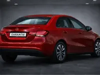 Gebraucht Mercedes A180 Advanced 116 PS (85 kW) 2020 Rot Limousine