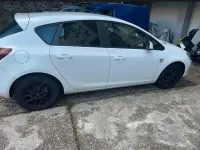 Gebraucht Opel Astra 101 PS (74 kW) 2012 Kleinwagen
