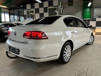 Gebraucht VW Passat 140 PS (102 kW) 2012 Weiß Limousine