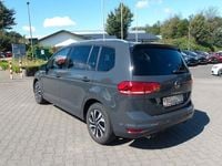 Gebraucht VW Touran Active 150 PS (110 kW) 2022 Grau Van / Kleinbus