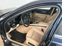 Gebraucht BMW 750 Sport Line 381 PS (280 kW) 2013 Blau Limousine