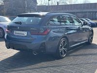 Gebraucht BMW 330e M Sport 292 PS (214 kW) 2025 Arctic race blue Kombi
