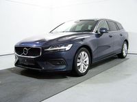 Gebraucht Volvo V60 Momentum 190 PS (139 kW) 2020 Blau Kombi