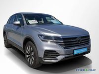 Gebraucht VW Touareg Basis 286 PS (210 kW) 2024 Oyster silver metallic SUV