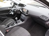 Gebraucht Peugeot 308 SW Active 120 PS (88 kW) 2015 Schwarz Kombi