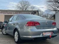 gebraucht VW Passat 1.6 TDI - Eisblau - Navi - Anhängerkupplung