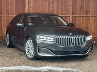 Gebraucht BMW 750 400 PS (294 kW) 2019 Grau Limousine