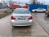 Gebraucht BMW 320 150 PS (110 kW) 2005 Silber Limousine