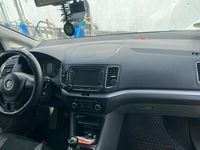 Second-hand VW Sharan 140 CP (102 kW) 2011 Albastru Monovolum