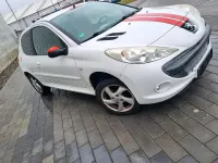 Gebraucht Peugeot 206+ 73 PS (53 kW) 2012 Weiß Kleinwagen