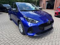 Neu Mazda 2 Center-Line 92 PS (67 kW) 2025 Blau Limousine