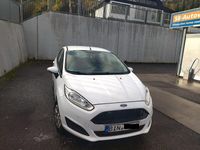 Gebraucht Ford Fiesta Celebration 75 PS (55 kW) 2017 Weiß Limousine