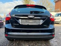 Gebraucht Ford Focus Trend 125 PS (91 kW) 2014 Schwarz Limousine