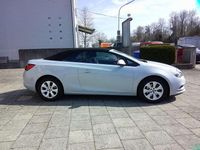 Gebraucht Opel Cascada Edition 140 PS (102 kW) 2013 Mineralweiss/ice grey (m2) Cabrio