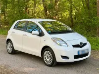 Gebraucht Toyota Yaris 69 PS (50 kW) 2011 Weiß Kleinwagen