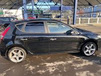 Gebraucht Hyundai i30 90 PS (66 kW) 2011 Schwarz Limousine