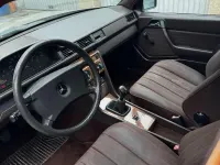 Gebraucht Mercedes E230 132 PS (97 kW) 1988 Grau Limousine