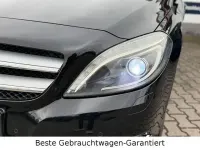 Gebraucht Mercedes B180 109 PS (80 kW) 2012 Schwarz Kleinwagen
