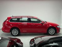 Gebraucht VW Passat 122 PS (89 kW) 2023 Rot Kombi