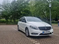 Gebraucht Mercedes B180 122 PS (89 kW) 2012 Weiß Kleinwagen